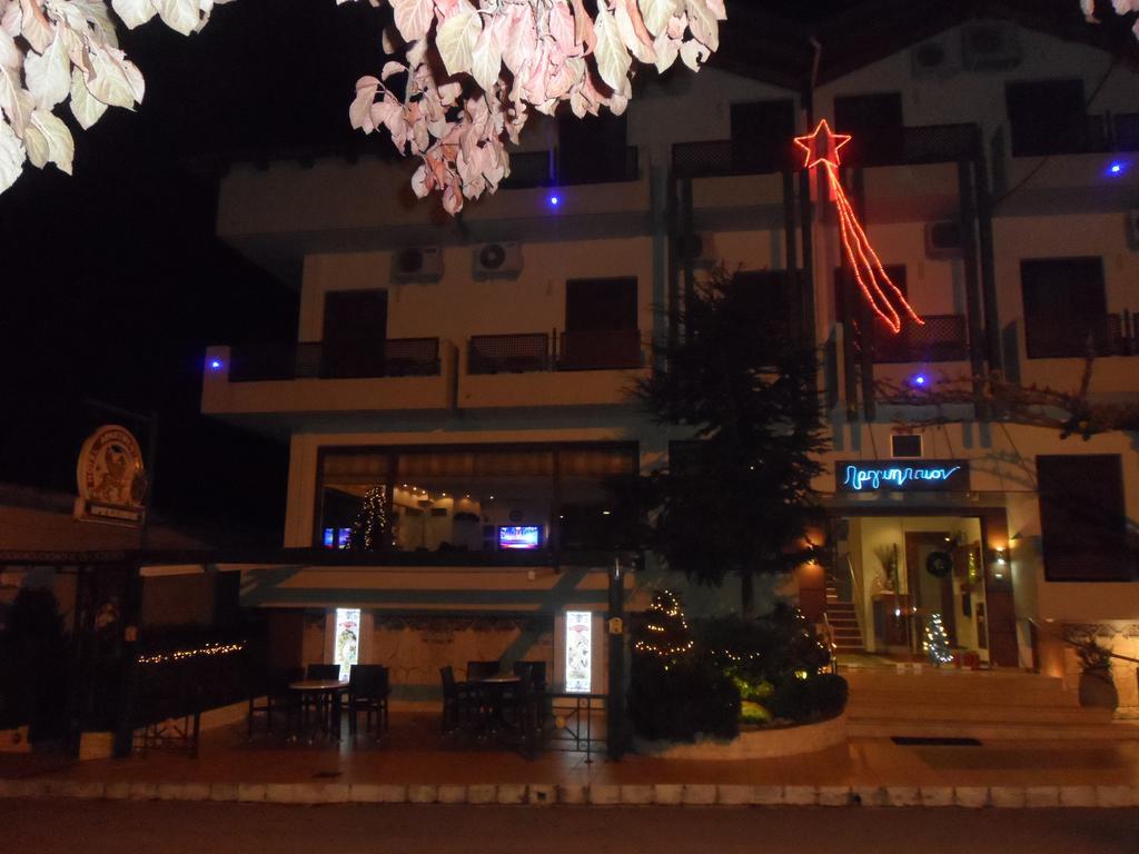 Hotel Prigipikon Suites And Sofites Loutra Ipatis Exterior photo