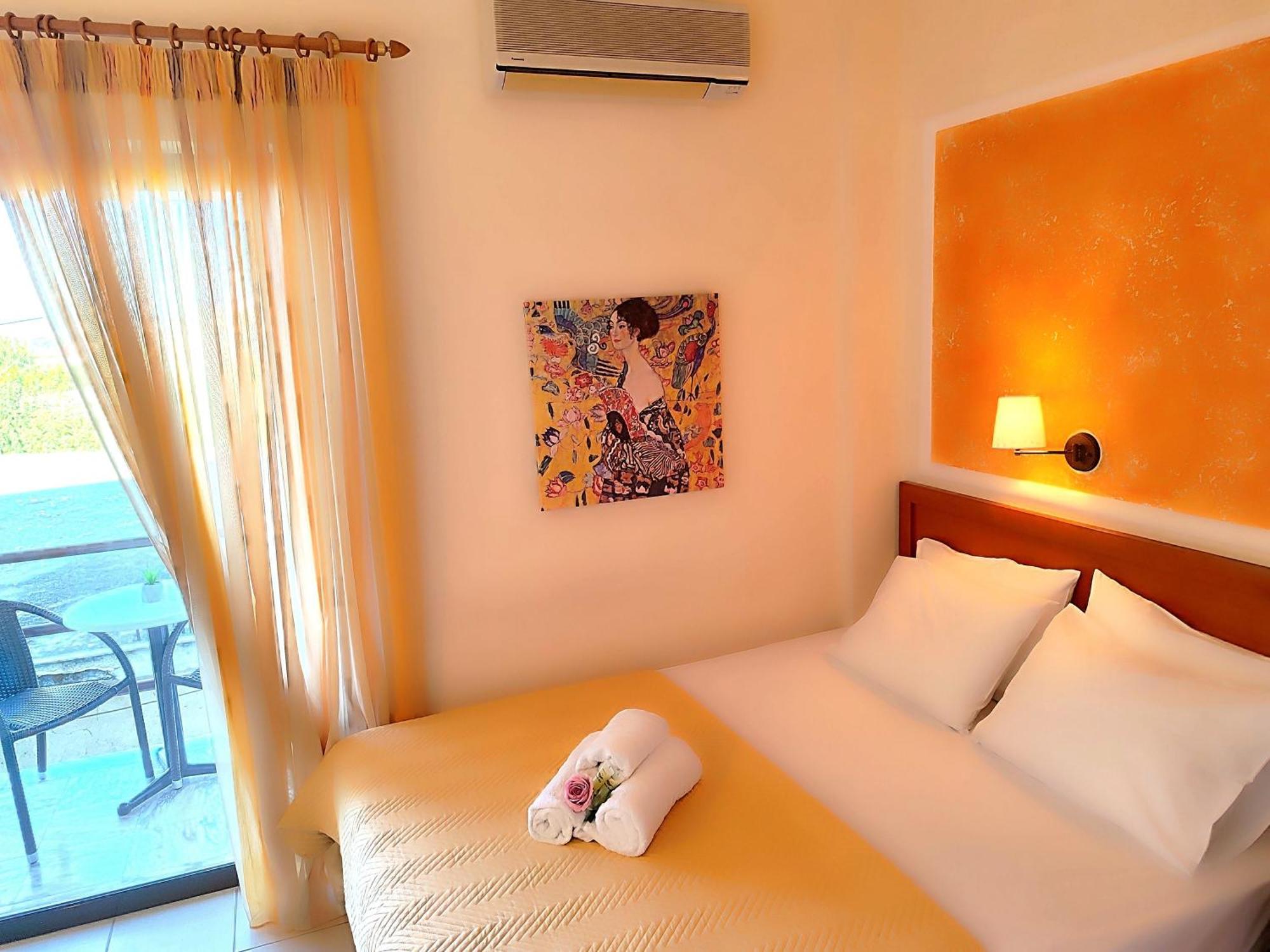 Hotel Prigipikon Suites And Sofites Loutra Ipatis Exterior photo